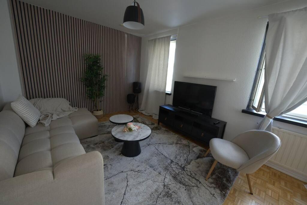 Cosy,Stylish & Big Apartment In The Heart Of City روفانييمي المظهر الخارجي الصورة