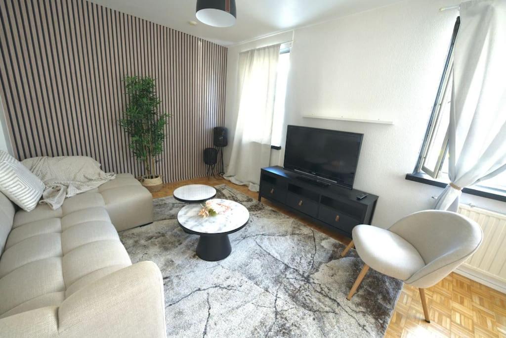 Cosy,Stylish & Big Apartment In The Heart Of City روفانييمي المظهر الخارجي الصورة