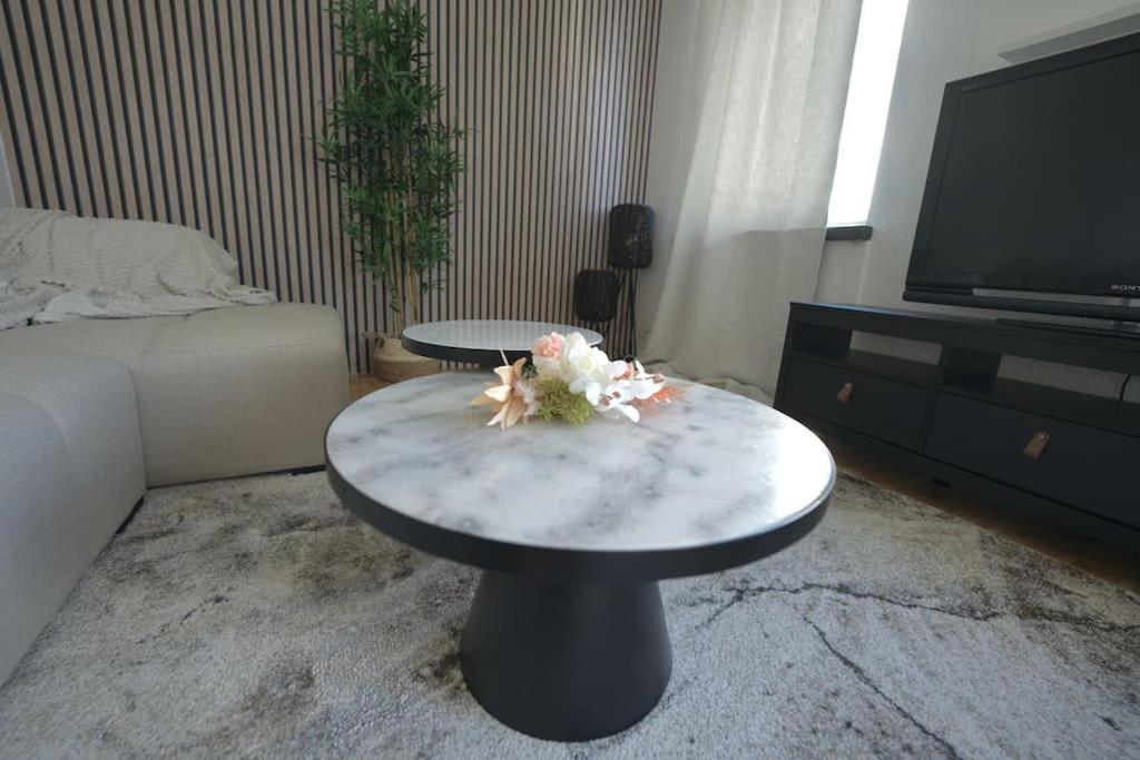 Cosy,Stylish & Big Apartment In The Heart Of City روفانييمي المظهر الخارجي الصورة